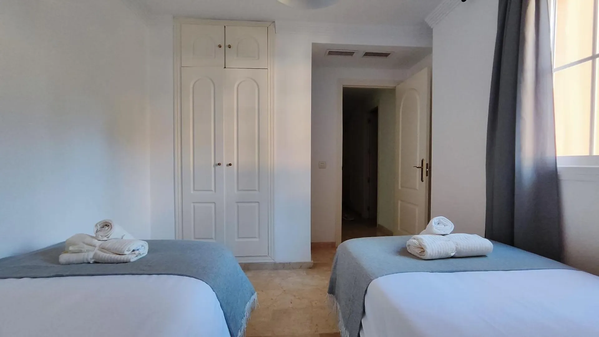 Pinogolf Elviria Marbella With Free Parking, Wifi, Pool And Large Terrace Apartment