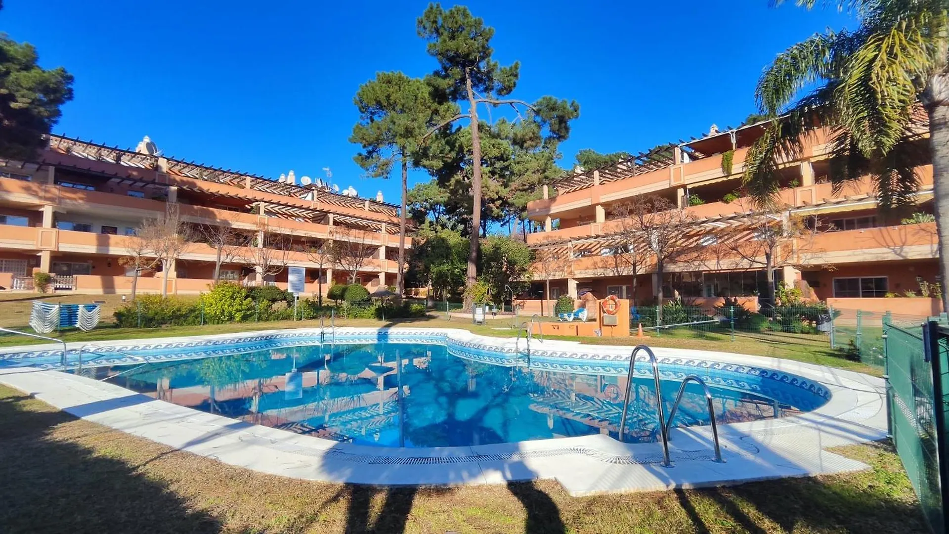 Pinogolf Elviria Marbella With Free Parking, Wifi, Pool And Large Terraceアパートメント アパート