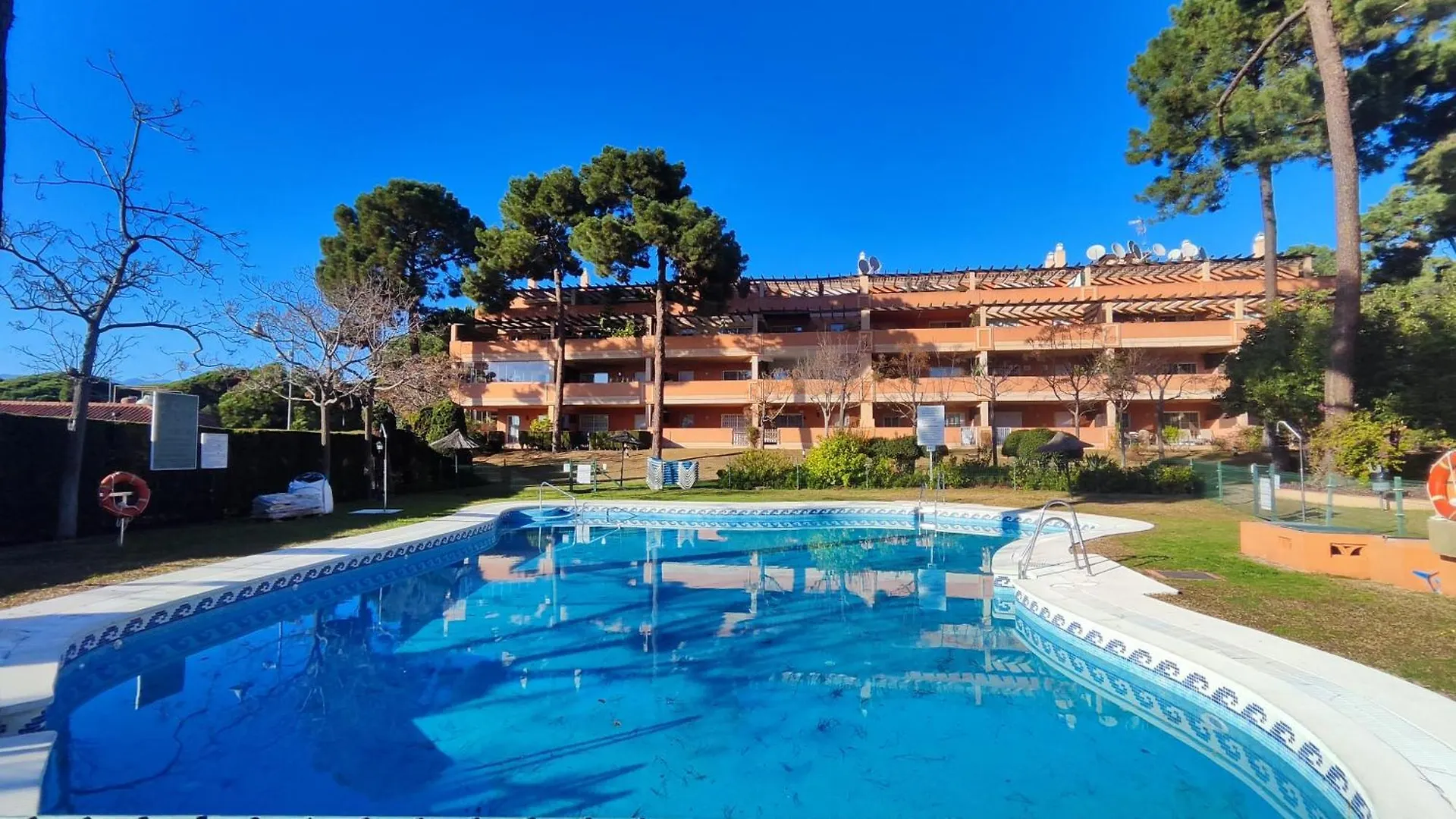 Pinogolf Elviria Marbella With Free Parking, Wifi, Pool And Large Terrace Apartment